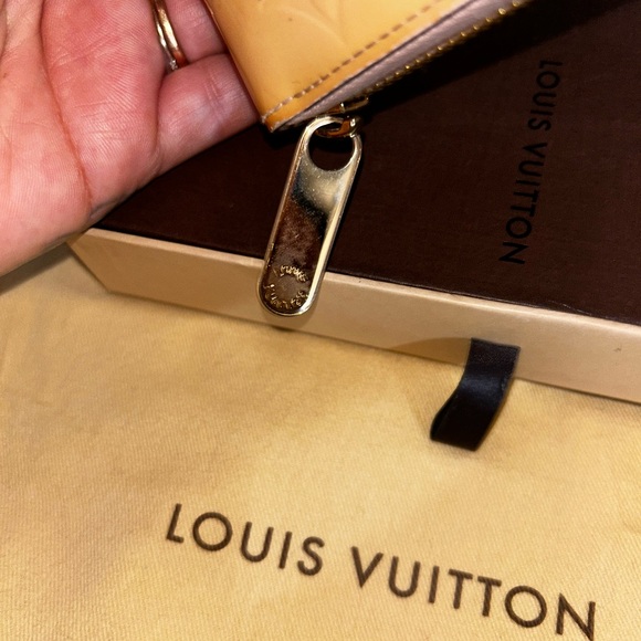 SOLD^^ Louis Vuitton vernis zippy wallet✨ - Picture 6 of 6